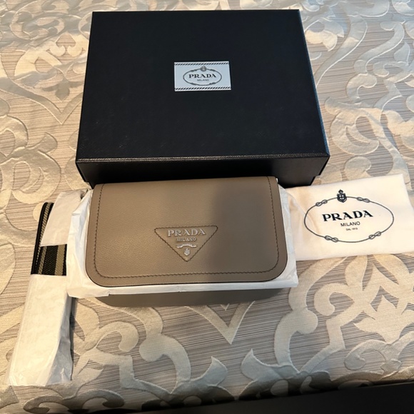 Brand New Authentic Prada Crossbody - Picture 2 of 3